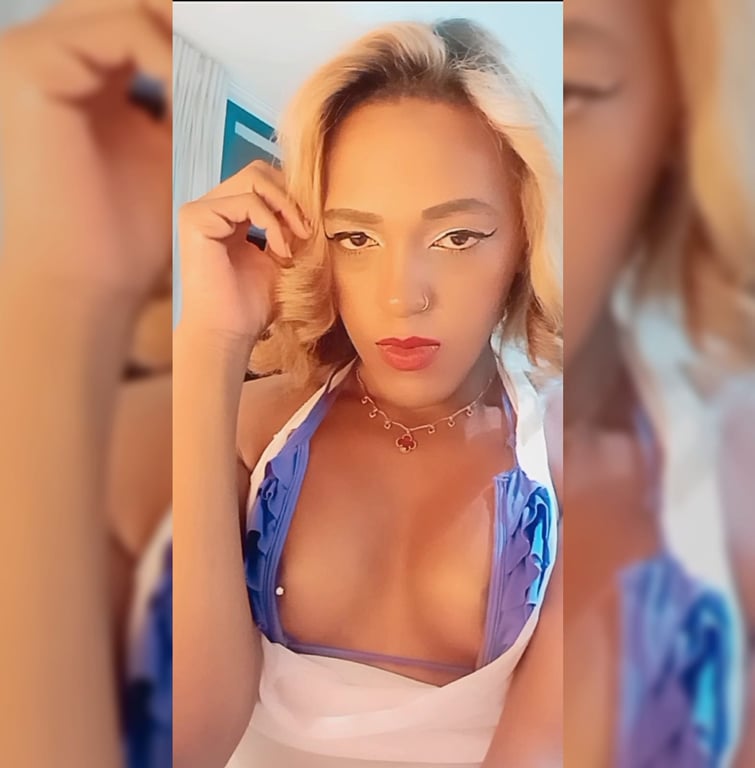 Yennifer Borges transexy com massagens eróticas